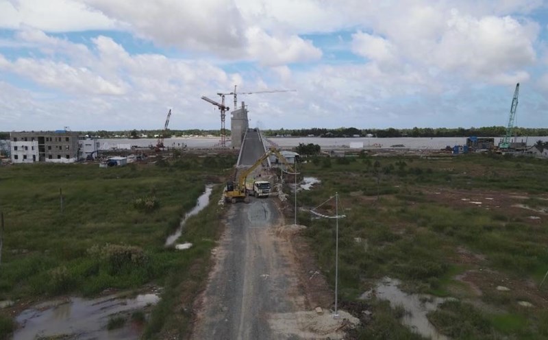 UBND tỉnh chỉ đạo rà soát các vướng mắc, tập trung giải quyết công tác giải phóng mặt bằng, bồi thường, hỗ trợ tái định cư kịp thời, đúng quy định cho người dân. Ảnh: N.A