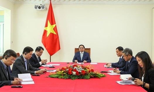 Thủ tướng Phạm Minh Chính điện đàm với Thủ tướng Australia Anthony Albanese. Ảnh: VGP