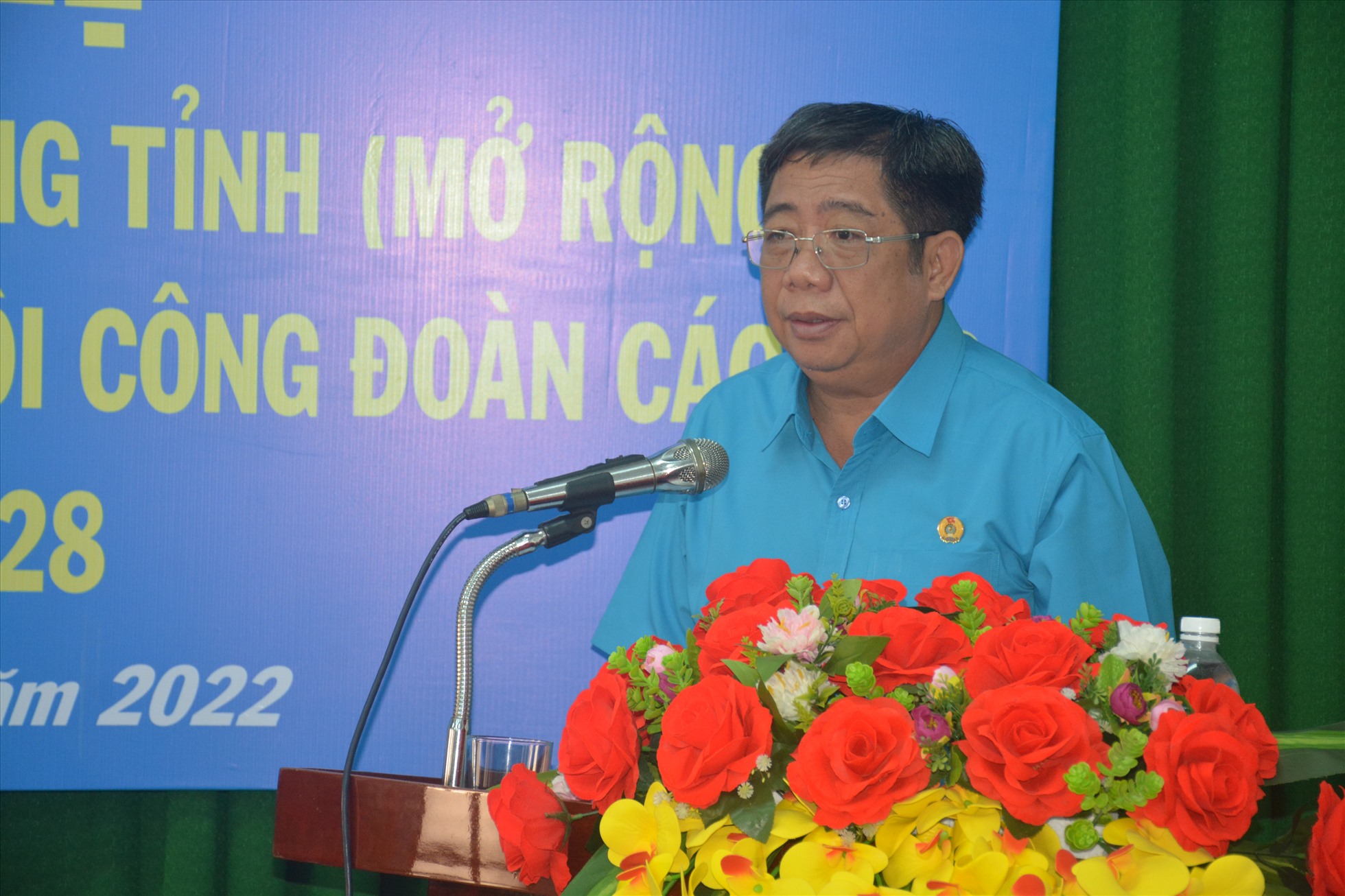Đồng chí Nguyễn Thanh Sơn - Chủ tịch LĐLĐ tỉnh Sóc Trăng - phát biểu chỉ đạo hội nghị. Ảnh: Anh Khoa
