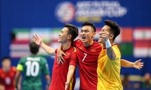 Tuyển futsal Việt Nam có cơ hội giành vé vào tứ kết giải futsal Châu Á. Ảnh: VFF