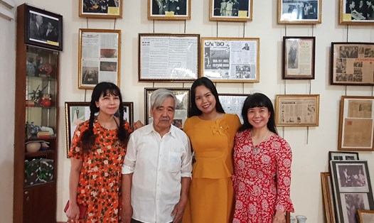 Dịch giả Thúy Toàn cùng 3 thành viên Nhóm Nữ dịch giả Hà Nội tại Nhà Lưu niệm Văn học Nga. Ảnh: NVCC
