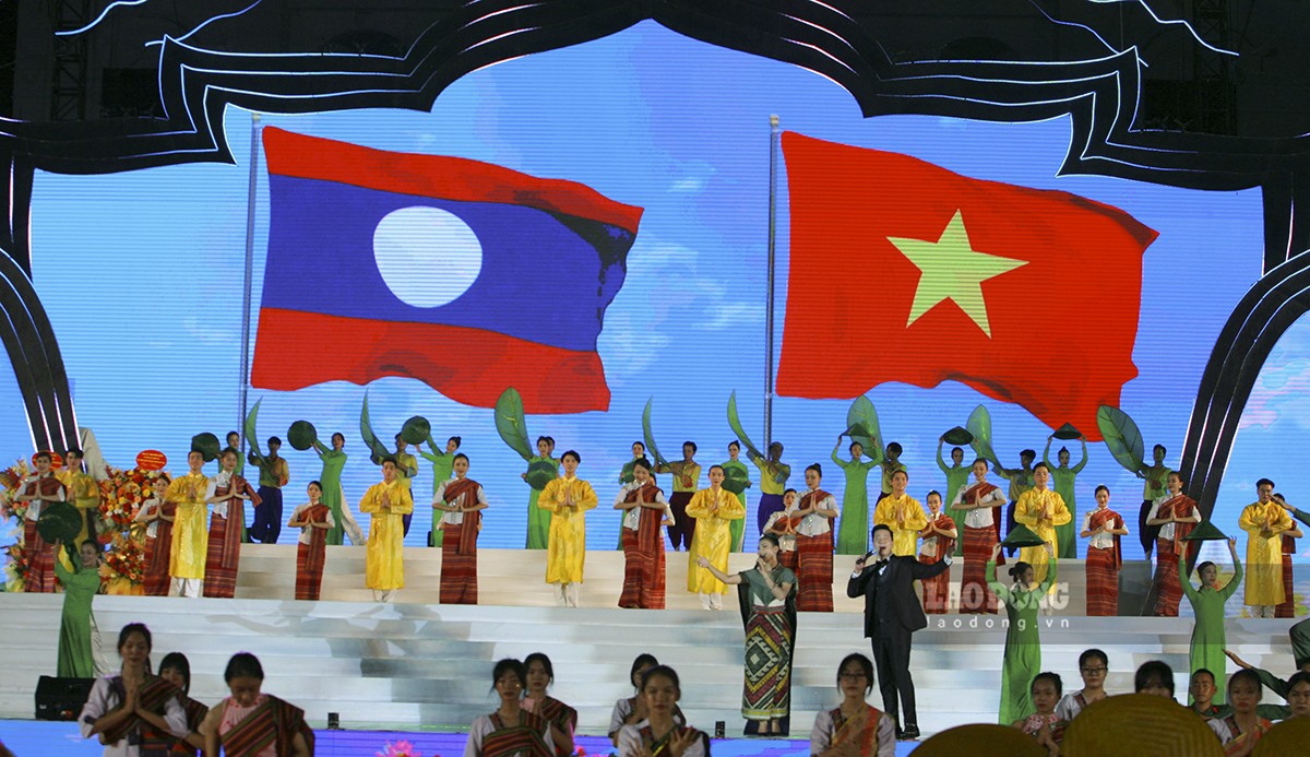Hình ảnh trong Lễ khai mạc Ngày hội văn hóa Việt Nam - Lào. Ảnh: Văn Thành Chương