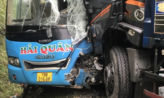 Hiện trường vụ tai nạn giao thông liên hoàn ở Phú Thọ sáng 20.10.