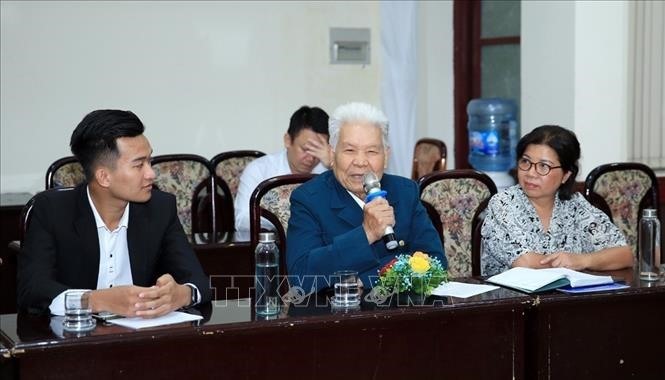 Ông Lê Đình Duật (phường Thanh Xuân Trung, quận Thanh Xuân) chia sẻ tại buổi giao lưu “Lan tỏa nhiệt huyết vì cộng đồng”, ngày 14.10.2022. Ảnh: TTXVN