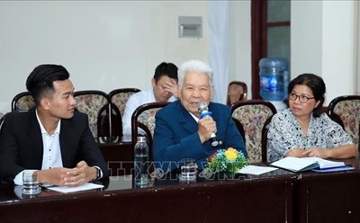 Ông Lê Đình Duật (phường Thanh Xuân Trung, quận Thanh Xuân) chia sẻ tại buổi giao lưu “Lan tỏa nhiệt huyết vì cộng đồng”, ngày 14.10.2022. Ảnh: TTXVN