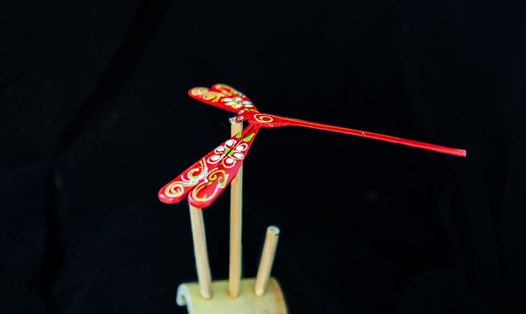 Mỗi con chuồn chuồn tre có giá bán trung bình là 10.000 đồng.