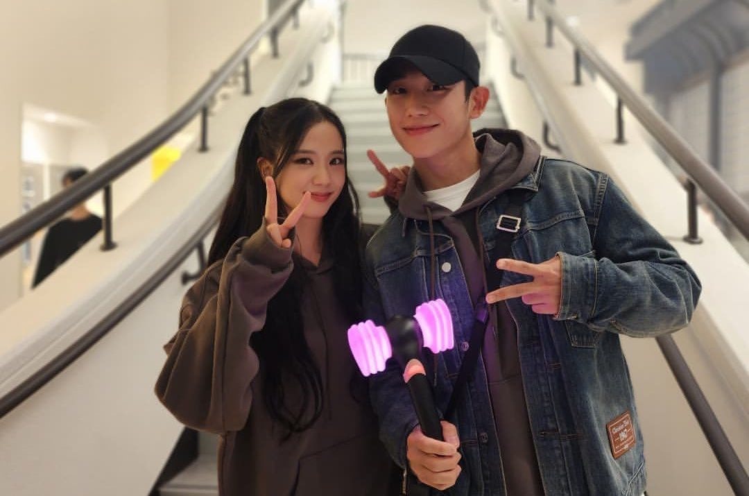 Sau Jennie Và V (Bts), Đến Lượt Jisoo (Blackpink) Vướng Hẹn Hò Jung Hae In