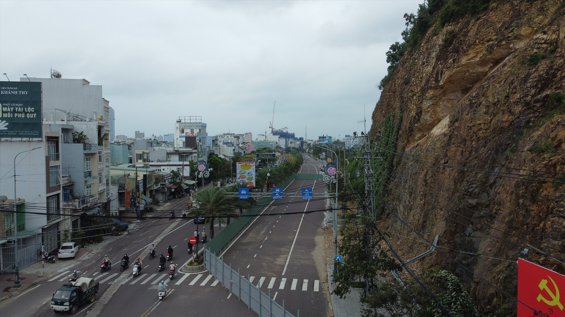 Bình Định: Chi hơn 65 tỉ đồng để khắc phục sạt lở núi Bà Hỏa giữa trung tâm TP Quy Nhơn.