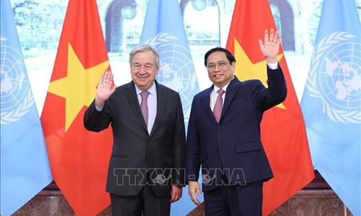 Thủ tướng Phạm Minh Chính và Tổng Thư ký Liên Hợp Quốc António Guterres. Ảnh: TTXVN