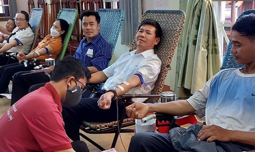 Đoàn viên Công đoàn Chư Puh hăng hái tham gia hiến máu tình nguyện năm 2022. Ảnh: Dương Văn An