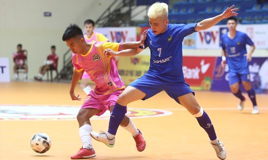 Sahako (áo xanh) thắng dễ Sài Gòn FC. Ảnh: VFF
