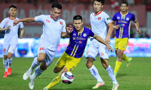 Câu lạc bộ Hà Nội thua Hải Phòng trên sân Lạch Tray khiến cuộc đua vô địch Night Wolf V.League 2022 trở nên hấp dẫn. Ảnh: Minh Dân