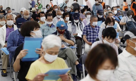Đại dịch COVID-19 và tình trạng dân số già đã khiến Nhật Bản phải đối mặt với khủng hoảng nhân lực y tế. Ảnh chụp màn hình