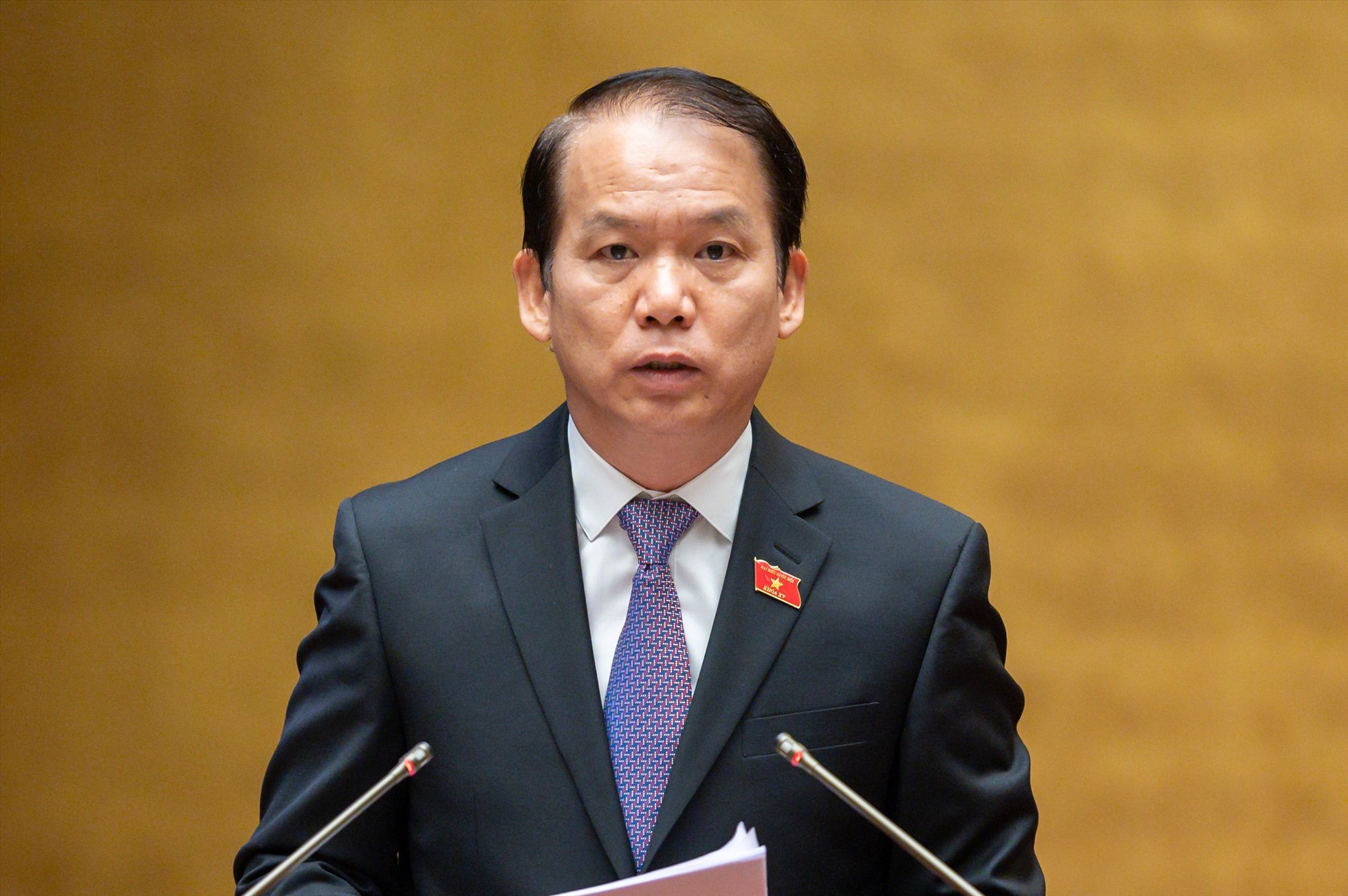 Chủ nhiệm Ủy ban Pháp luật Hoàng Thanh Tùng báo cáo giải trình, tiếp thu, chỉnh lý dự án Luật Thanh tra sửa đổi, sáng 25.10. Ảnh: Phạm Thắng