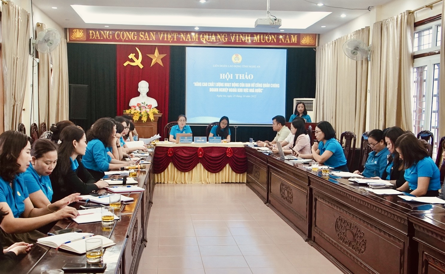 Toàn cảnh Hội thảo “Nâng cao chất lượng hoạt động của Ban nữ công quần chúng doanh nghiệp ngoài khu vực nhà nước”. Ảnh: Quỳnh Trang