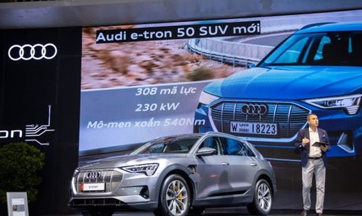 Ngoài những mẫu xe truyền thông, xe thuần điện Audi e-tron SUV là một trong những mẫu xe được chú ý nhất tại Triển lãm Ôtô Việt Nam 2022. Ảnh: N.Đ