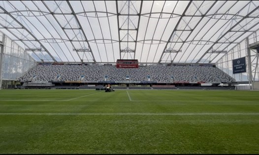 Sân vận động Dunedin (New Zealand) có mái che. Ảnh: VFF