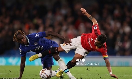 Man United tiếp tục bị FA trừng phạt. Ảnh: AFP