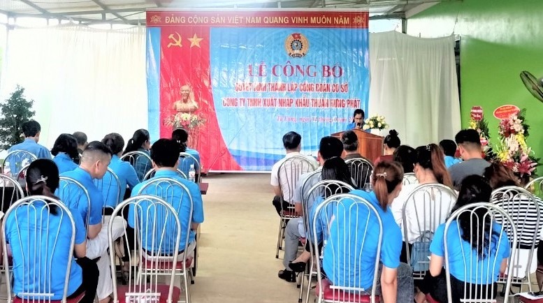 Lễ công bố Quyết định thành lập CĐCS Công ty TNHH Xuất Nhập Khẩu Thuận Hưng Phát tại huyện Quảng Hòa, tỉnh Cao Bằng. Ảnh: CĐCB