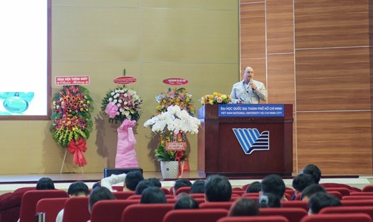 Các diễn giả trình bày tại Hội nghị khoa học lần thứ III năm 2022 của Khoa Y - Đại học Quốc gia TPHCM. Ảnh: NT