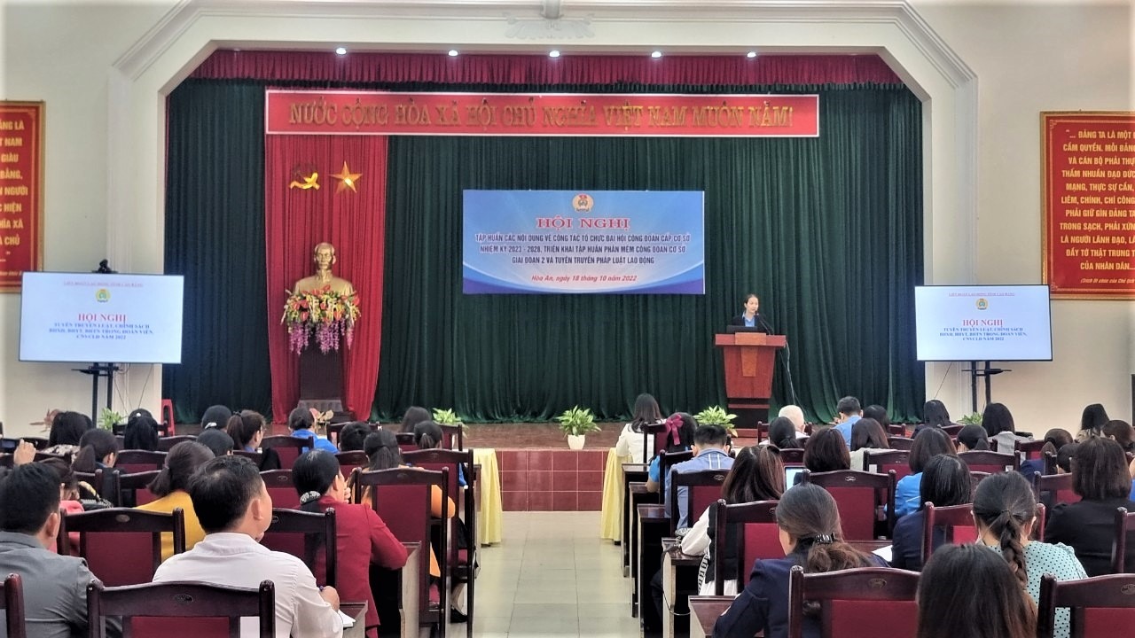 Lớp tuyên truyền chính sách về bảo hiểm tại huyện Thạch An. Ảnh: Thùy Dương