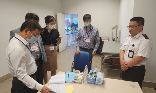 Bộ Y tế kiểm tra công tác phòng chống dịch đậu mùa khỉ ở sân bay Nội Bài.