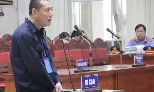 Bị cáo Đào Ngọc Viễn tại phiên toà xét xử vụ buôn lậu 200 triệu lít xăng lậu. Ảnh: Hà Anh Chiến