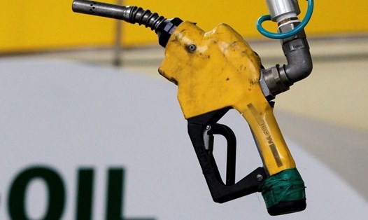 Giá dầu thô đã có phiên cuối tuần hạ nhiệt. Ảnh: Reuters.