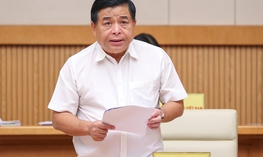 Bộ trưởng Nguyễn Chí Dũng đánh giá về nền kinh tế 10 tháng năm 2022. Ảnh: VGP/Nhật Bắc
