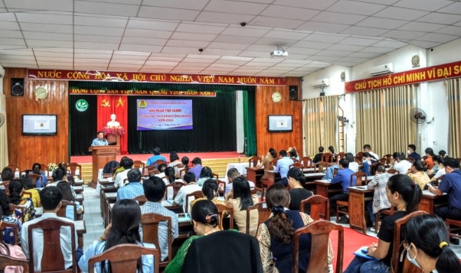 Công đoàn quận Sơn Trà, Đà Nẵng tập huấn tài chính Công đoàn cho 200 cán bộ. Ảnh: Trà Vân