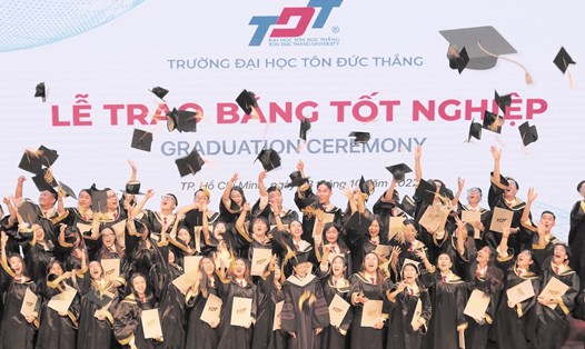 108 tân thạc sĩ, 3.092 tân cử nhân, kỹ sư, kiến trúc sư và dược sĩ trong lễ tốt nghiệp đợt tháng 9.2022. Ảnh: NT