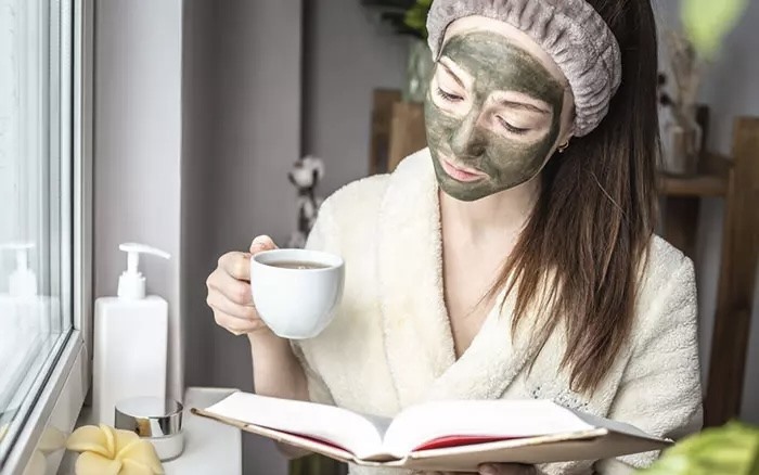 Tham khảo các công thức mặt nạ từ trà xanh. Ảnh: Stylecraze