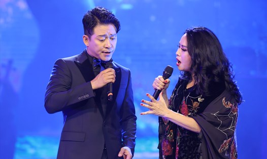 Nam ca sĩ Tuấn Hưng và Diva Thanh Lam "bùng cháy" trong liveshow chung "Chị tôi" tổ chức tại Hà Nội. Ảnh: Quốc Khánh