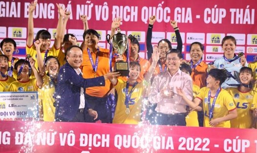 Đội nữ TPHCM I vô địch Giải nữ vô địch quốc gia - Cúp Thái Sơn Bắc 2022 với chuỗi thành tích bất bại. Ảnh: N.H
