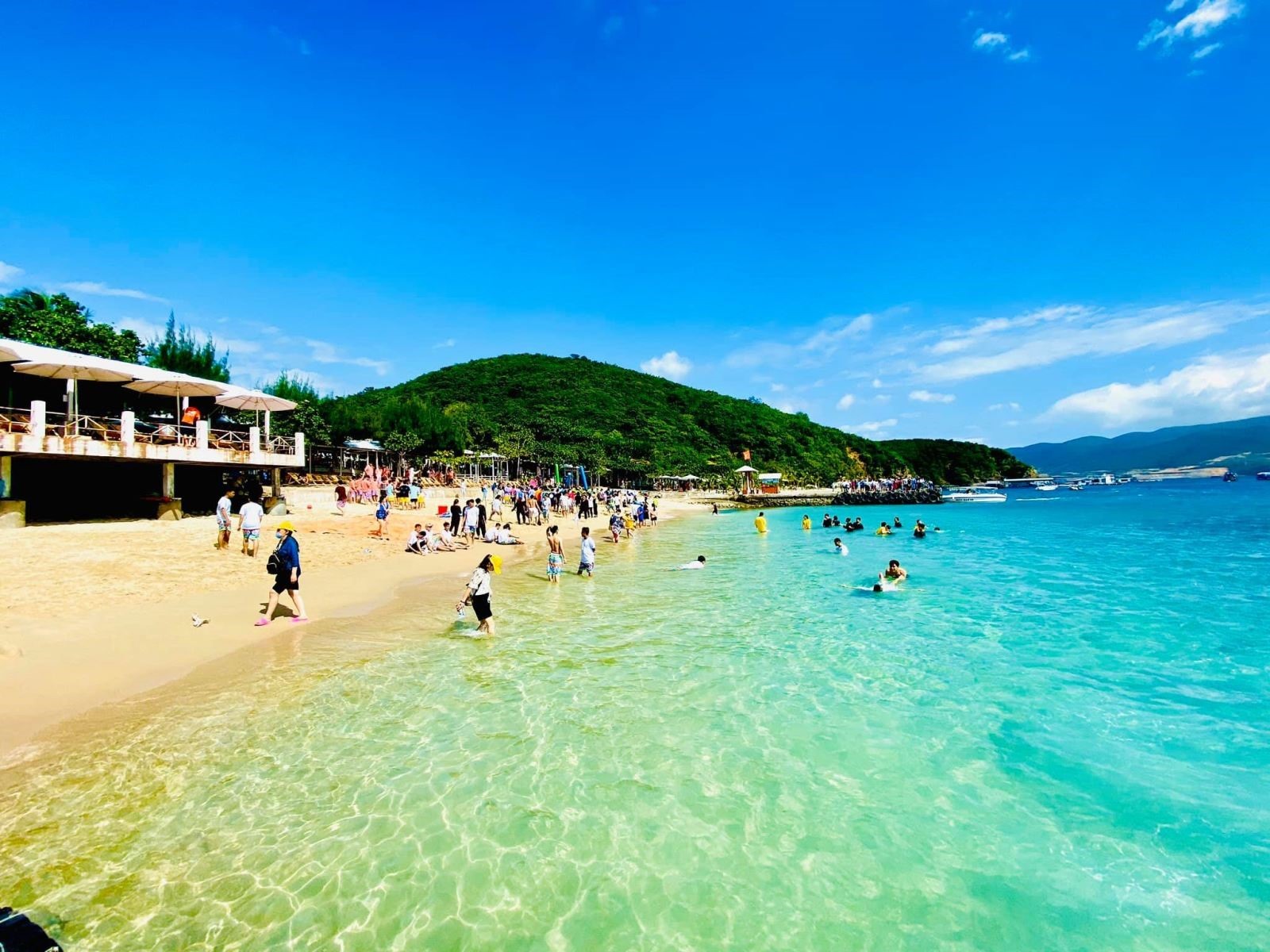 Chủ khu du lịch Bãi Tranh Island tự ý lấn chiếm mặt biển bị đề xuất xử phạt.