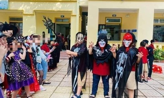 Hình ảnh về tổ chức Halloween ở trường học được chia sẻ trên mạng xã hội.