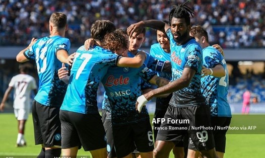 Napoli xếp trên Atalanta khi nhỉnh hơn về hiệu số.  Ảnh: AFP