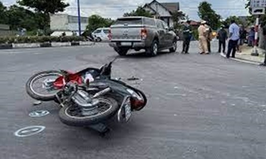 Một vụ tai nạn giao thông liên quan đến xe máy.