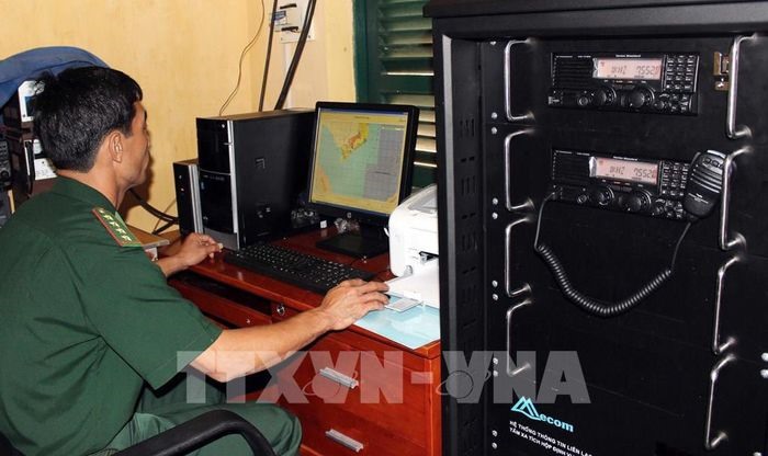 Việt Nam đang nỗ lực để gỡ được "thẻ vàng" khai thác IUU. Ảnh: TTXVN