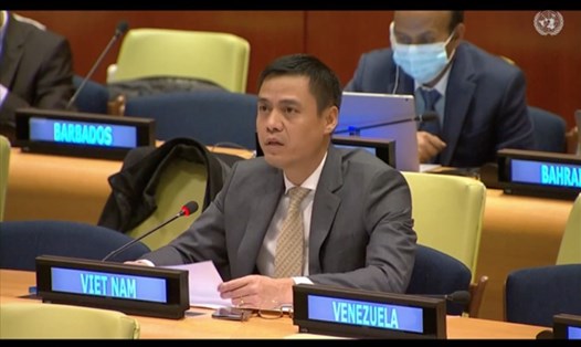 Đại sứ Đặng Hoàng Giang, Trưởng Phái đoàn thường trực Việt Nam tại Liên Hợp Quốc, phát biểu trong phiên họp của Ủy ban 6. Ảnh: TTXVN