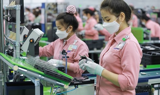 Sản xuất tại nhà máy Samsung ở Việt Nam. Ảnh: Samsung