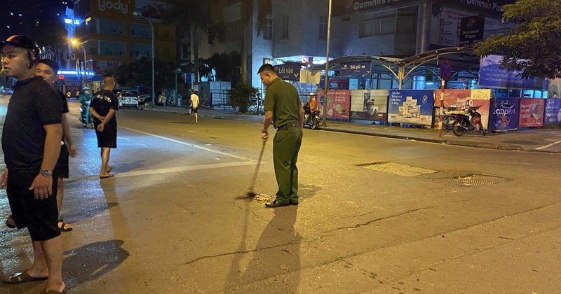 Công an Hà Đông thông tin vụ việc ném chai thuỷ tinh vào người đi đường