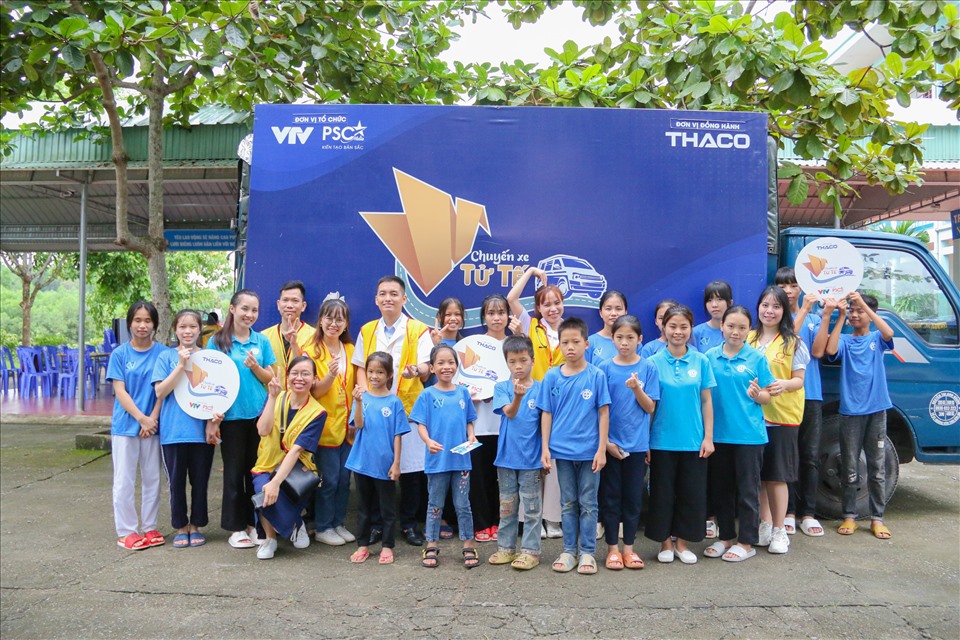 Chuyến xe tử tế đến với trẻ em mồ côi Lạng Sơn. Ảnh: BTC