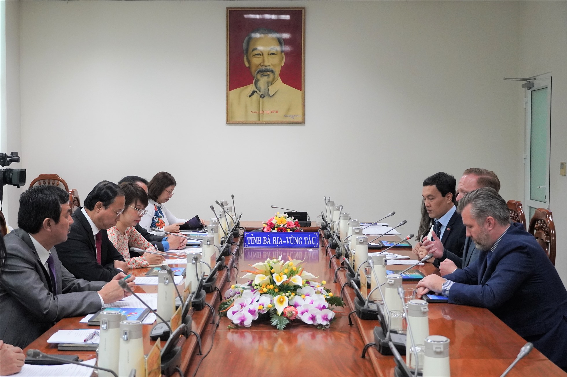 Buổi làm việc giữa lãnh đạo tỉnh Bà Rịa - Vũng Tàu và lãnh đạo kênh CNN quốc tế. Ảnh: T.A