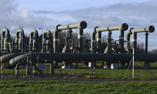 Đường ống dẫn khí thuộc cơ sở khai thác khí đốt gần Garelsweerd, thuộc tỉnh Groningen, miền bắc Hà Lan. Ảnh: AFP
