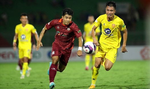 Nam Định đối đầu với Bình Định tại vòng 18 V.League 2022. Ảnh: Nguyễn Dũng