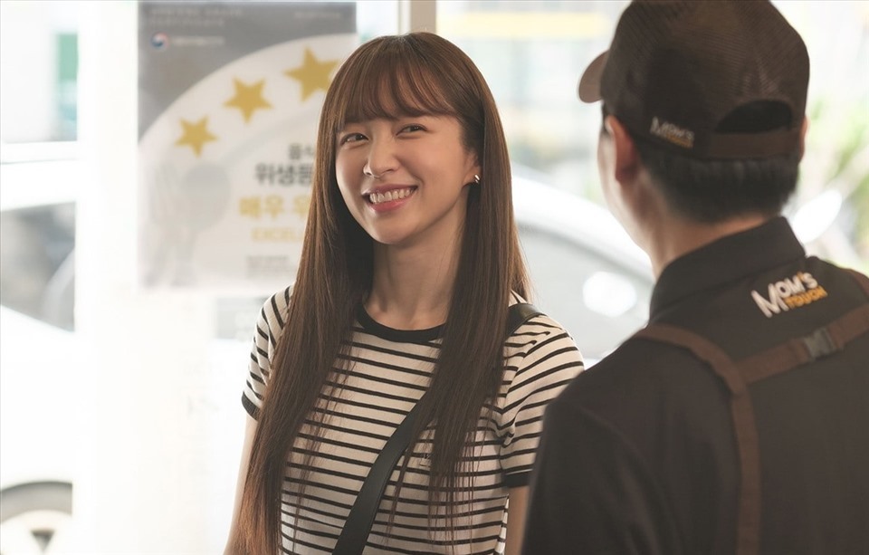 Hani (EXID) thoải mái hơn sau khi công khai hẹn hò. Ảnh: Poster.