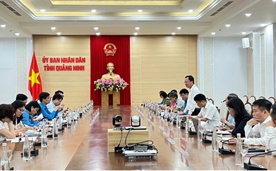 Quang cảnh buổi làm việc. Ảnh: Nguyễn Hùng