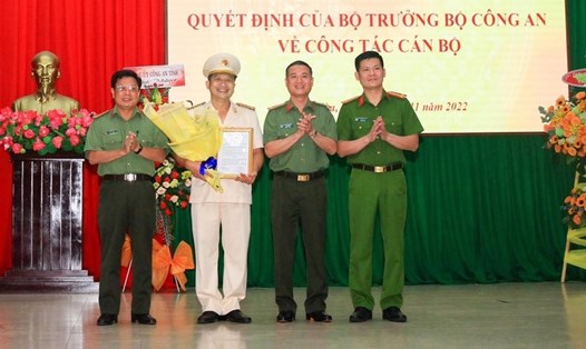 Thượng tá Trần Minh Trúc - Trưởng Phòng Tham mưu Công an tỉnh giữ chức vụ Phó Giám đốc Công an.
