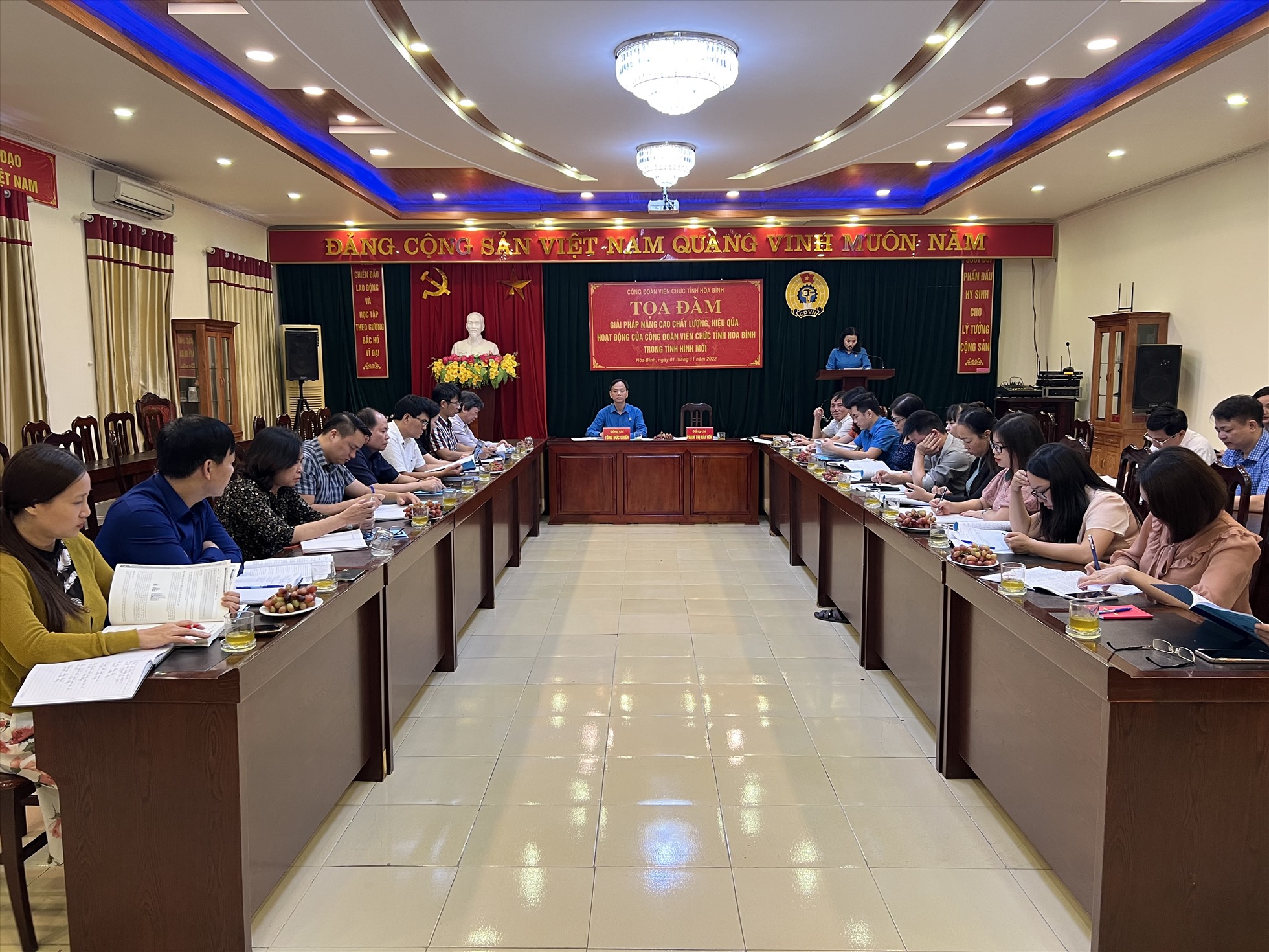 Hội buổi đàm giải pháp nâng cao chất lượng, hiệu quả hoạt động của Công đoàn Viên chức tỉnh Hòa Bình trong tình hình mới. Ảnh: Minh Nguyễn.